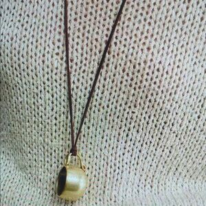 Chic Gold Pendant Necklace